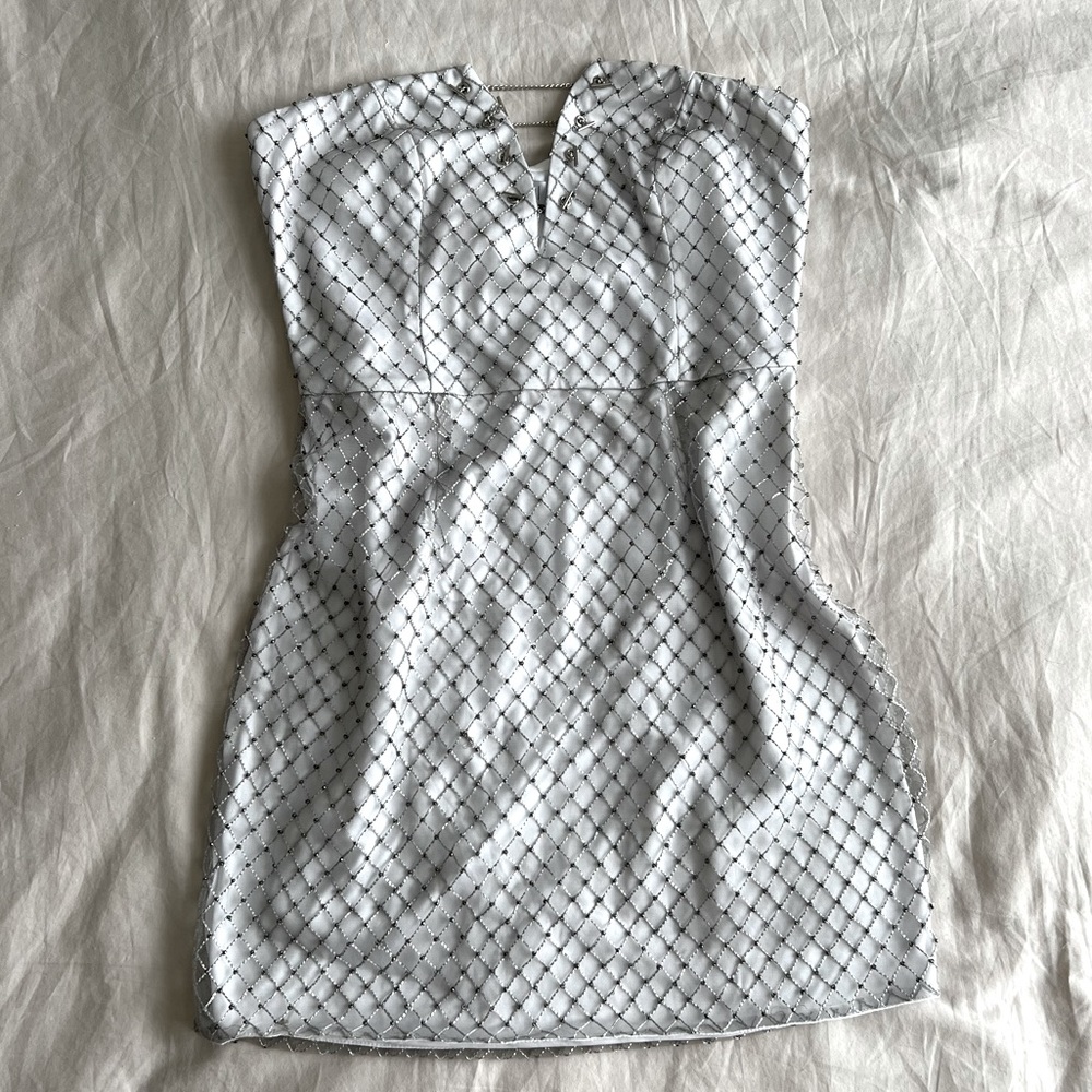 *NWT* Bejeweled Netted White Mini Dress by Tobi, Size M